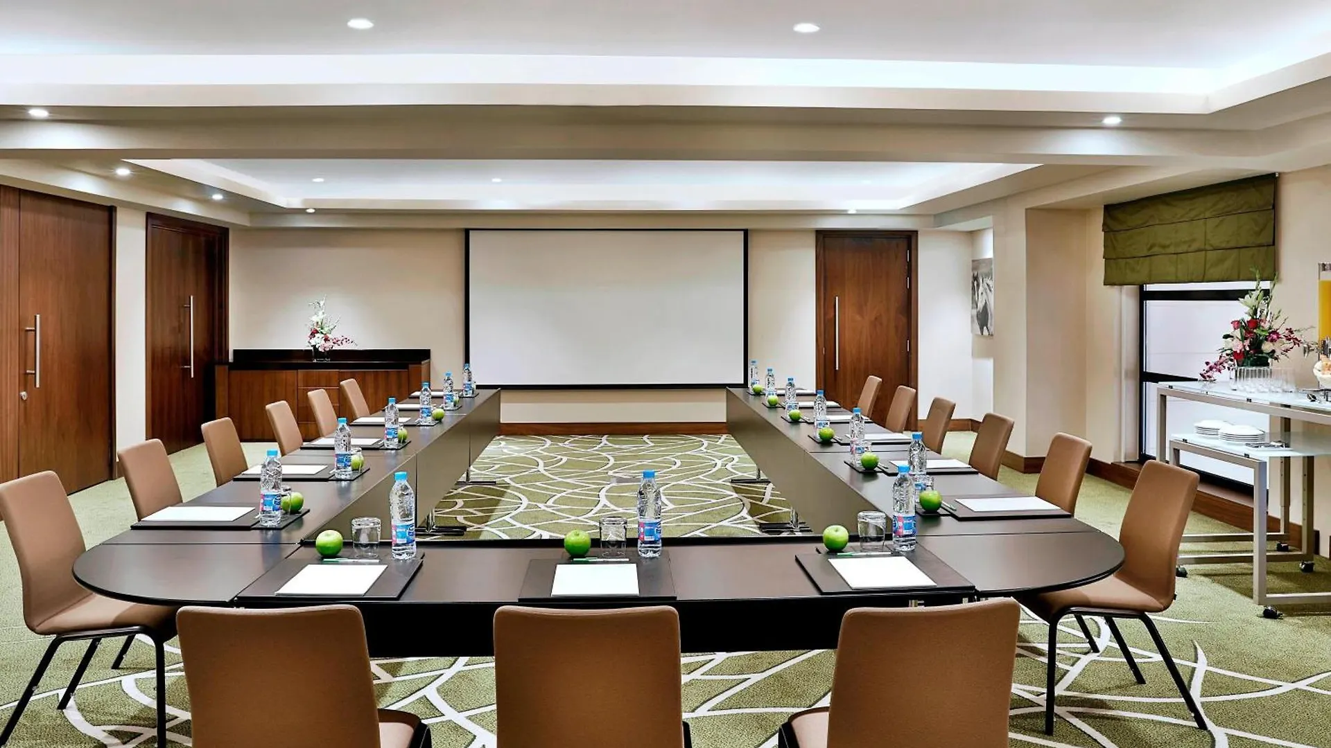 Courtyard By Marriott Riyadh Olaya 4*,