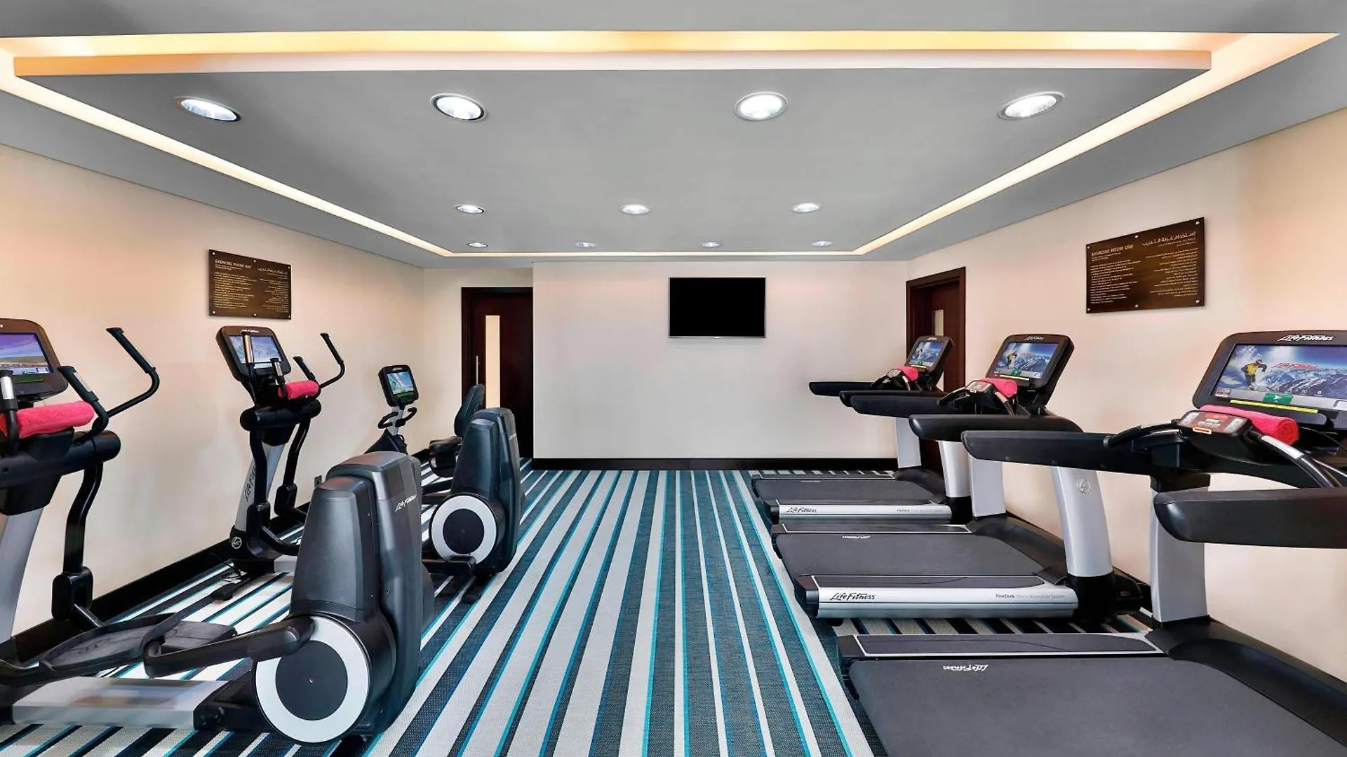 Courtyard By Marriott Riyadh Olaya ערב הסעודית