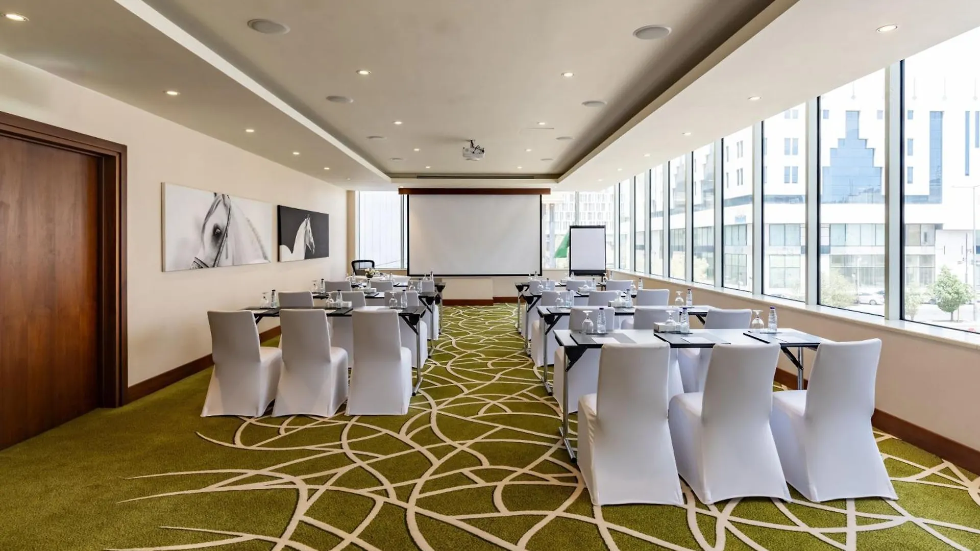 Courtyard By Marriott Riyadh Olaya מלון