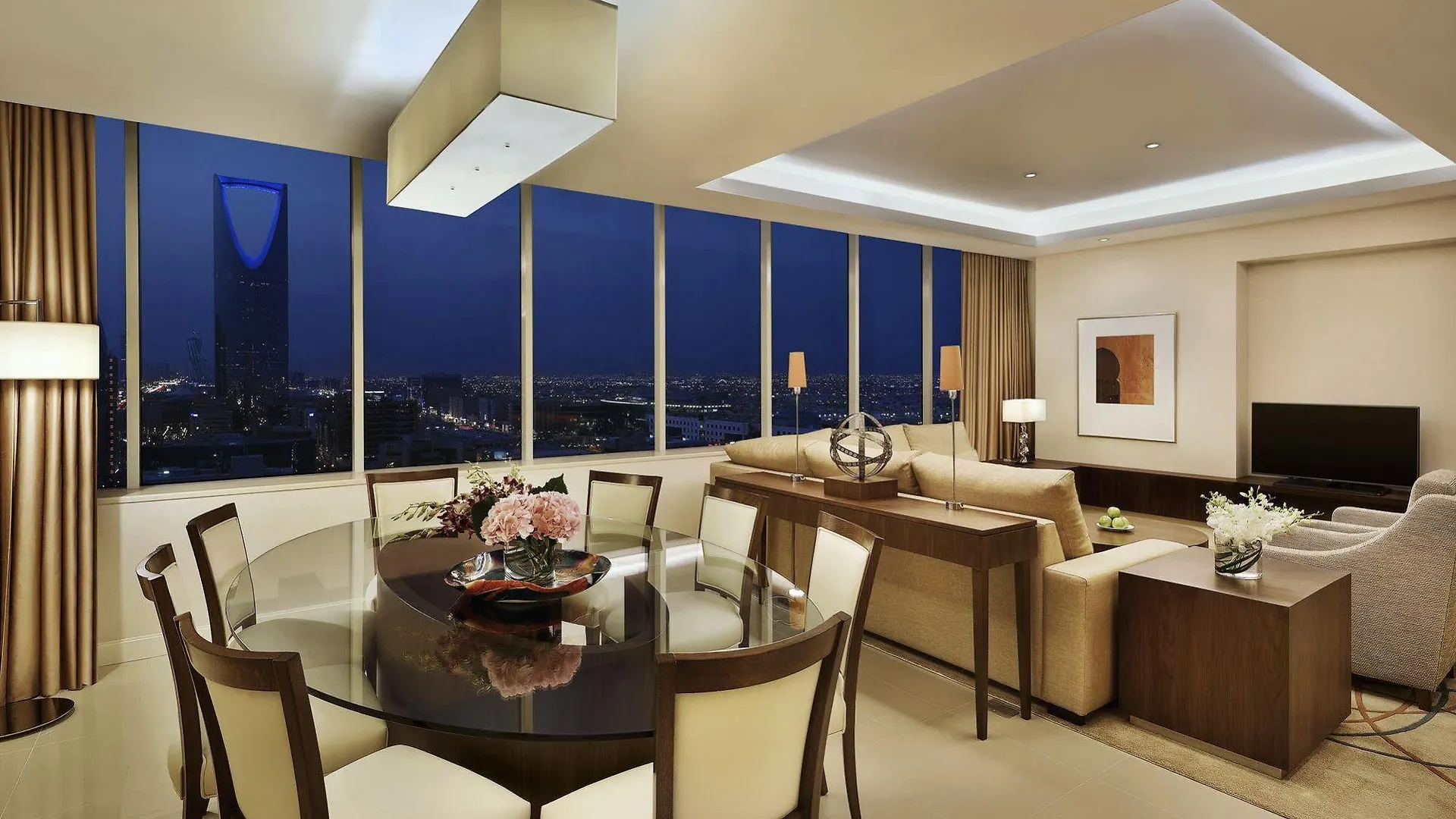 Courtyard By Marriott Riyadh Olaya 4*,  ערב הסעודית