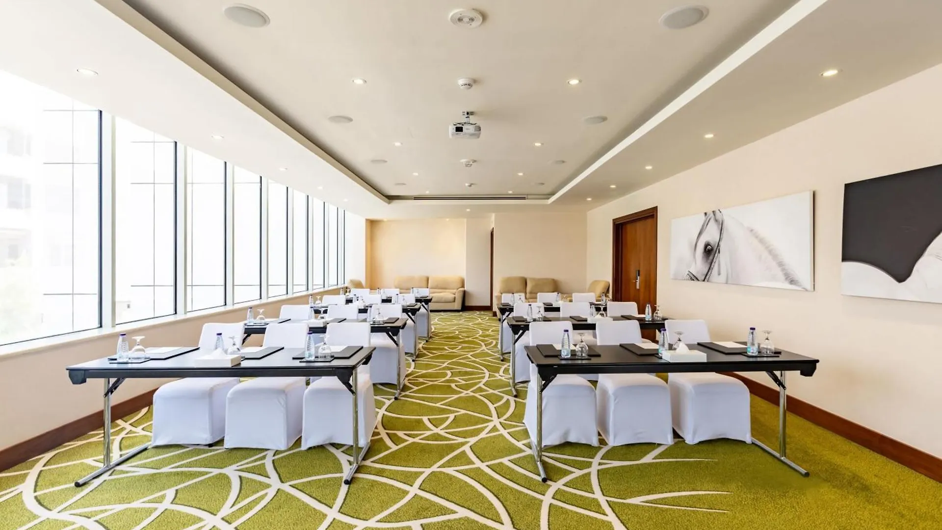 Otel Courtyard By Marriott Riyadh Olaya